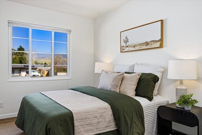 Building Photo - 191 Del Sur Way