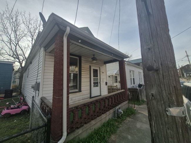 Building Photo - 1822 Pearl St