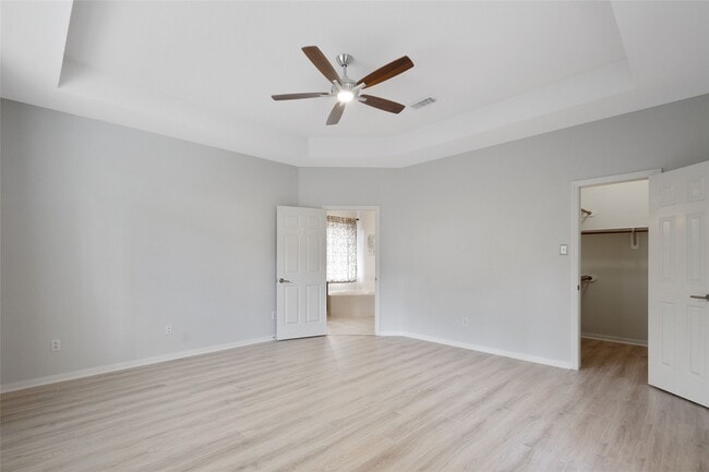 Building Photo - 30 Taupewood Pl