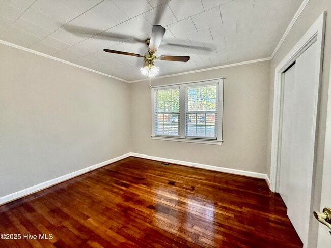 Building Photo - 808 Aspen Ln