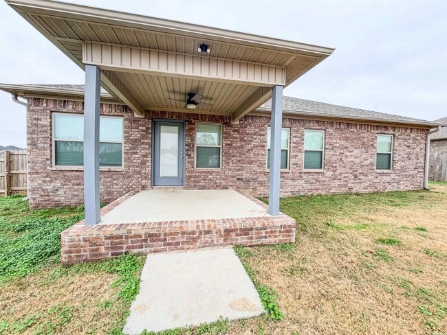 Building Photo - 51 10 Point Ln