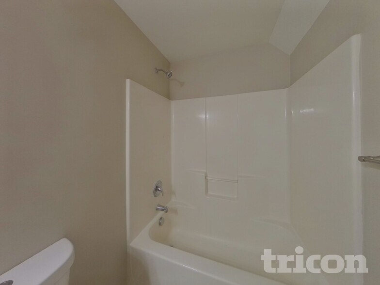 Building Photo - 1911 Kingstree Dr