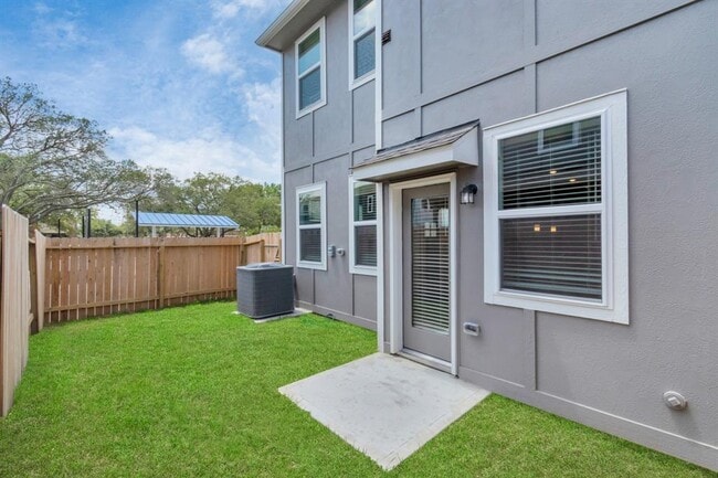Building Photo - 1510 Parkland Oak Dr