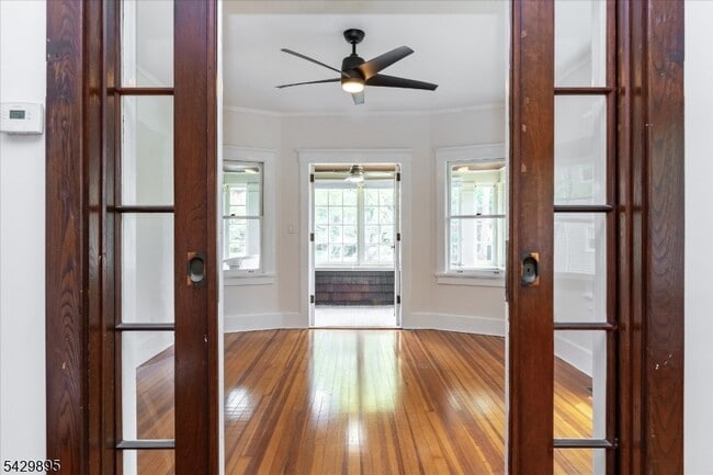 Building Photo - 56 Walnut Crescent