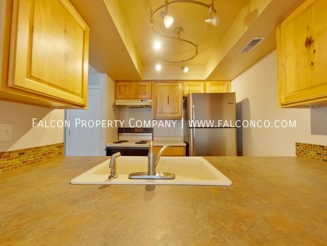 Building Photo - Marvelous Condo In Rockrimmon! - $500 Off ...