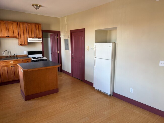 Building Photo - 50 Adams St