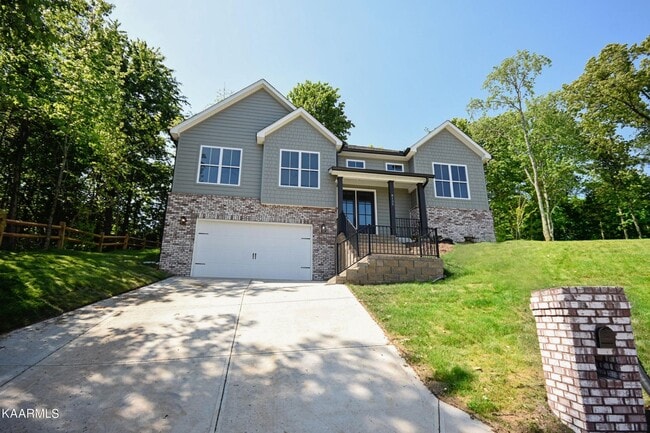 Building Photo - 8135 Vassar Ln