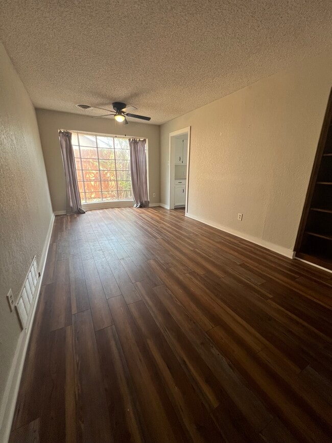 Building Photo - 3209 Amarillo St