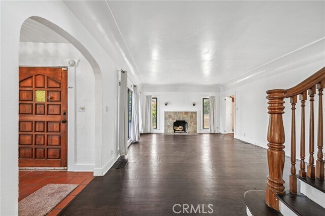 Building Photo - 3098 N Arrowhead Ave