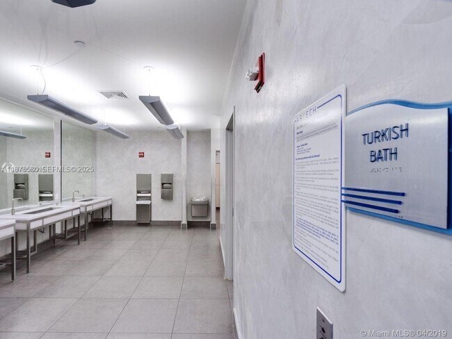 Building Photo - 2950 NE 188th St