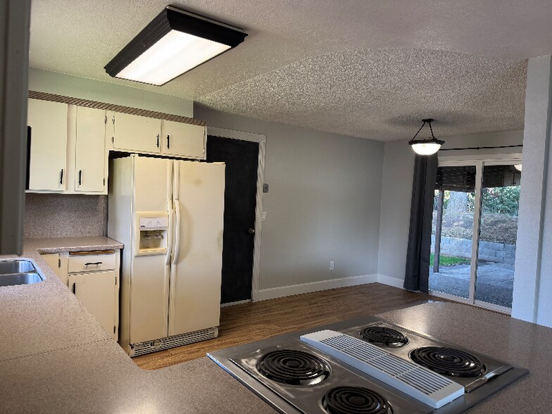 Building Photo - 411 N 55th St