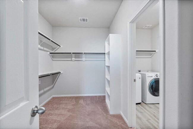 Building Photo - 10610 Scrub Oak Dr