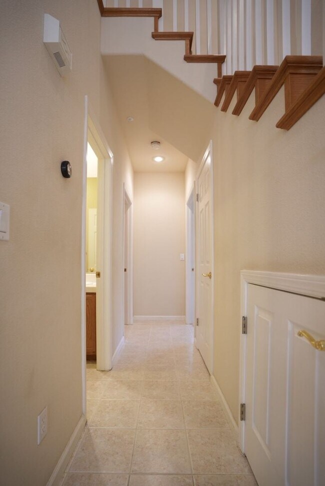 Building Photo - Charming Three Bedroom Napa Home Close to Queen of the Valley Medical Center