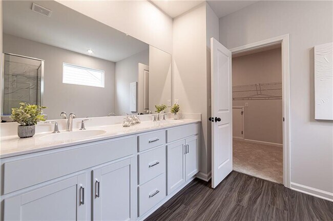 Building Photo - 212 Birchwood Row