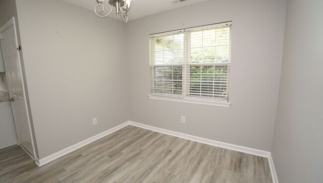 Building Photo - 103 Eastgate Dr