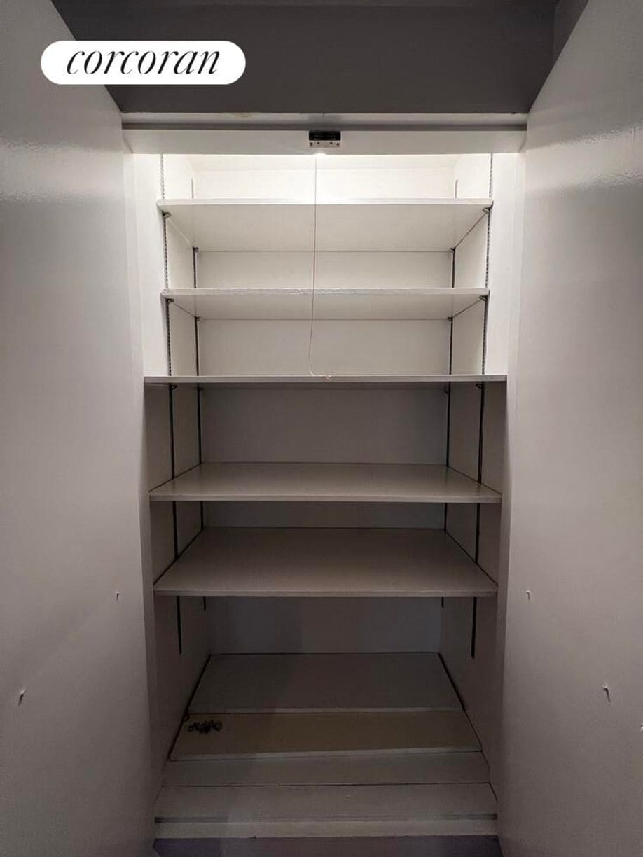 Building Photo - 4 Willow Pl