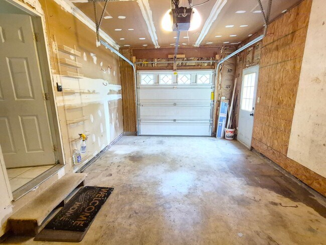 Building Photo - 125 Ivywood Dr