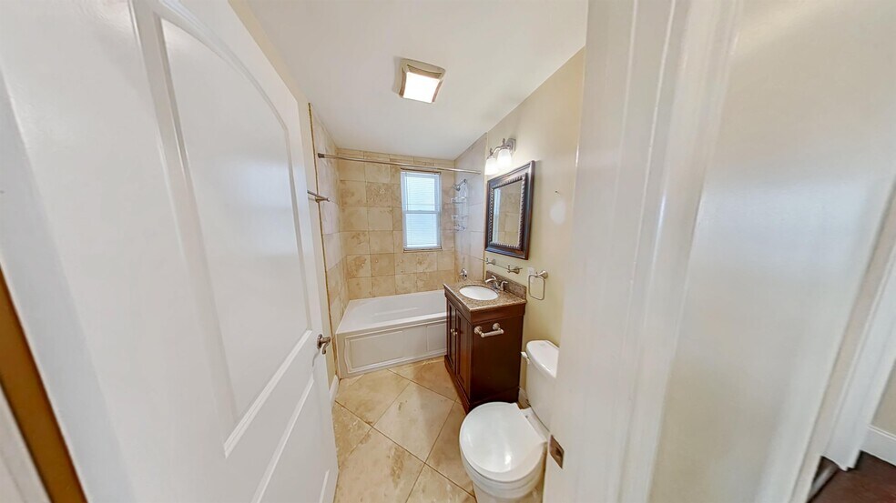 Primary Photo - 81 Hillside St