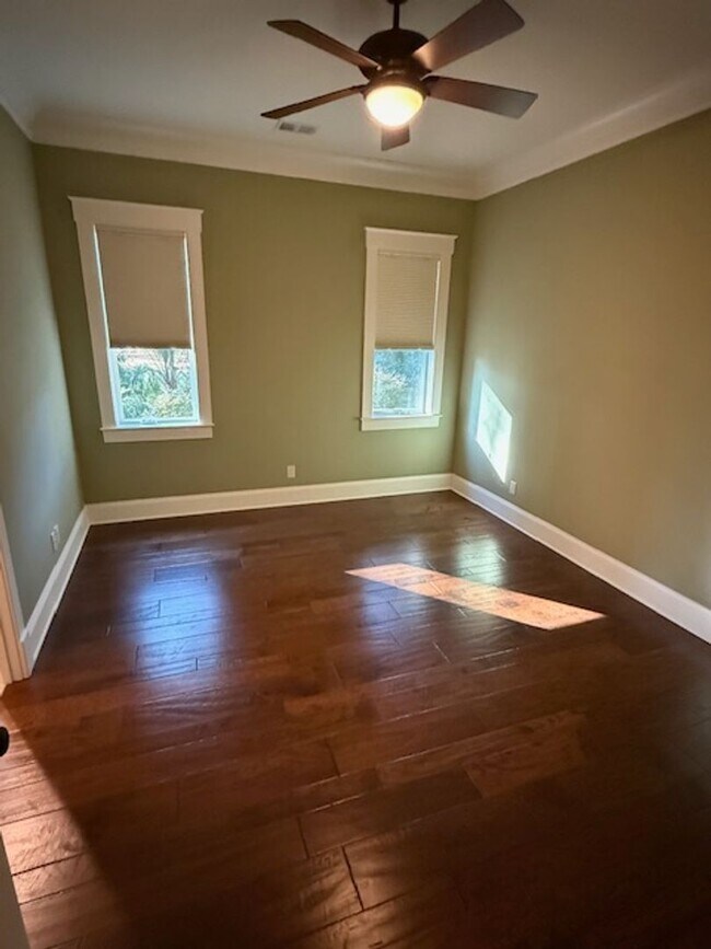 Building Photo - 128 Timber Ln