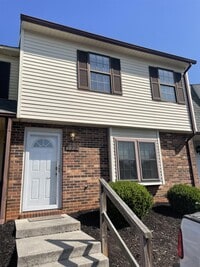 Building Photo - 172 Kitty Hawk Square