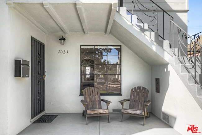 Building Photo - 1031 S Tremaine Ave