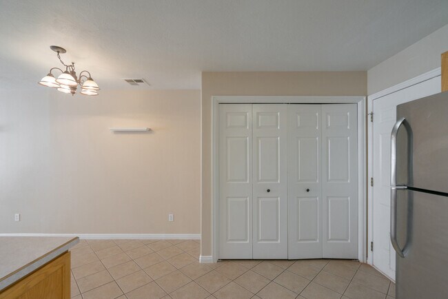 Building Photo - Utilities Included! Beautiful 2 Bedroom Townhome in Ivins