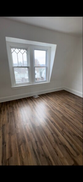 Building Photo - 821 Lincoln St