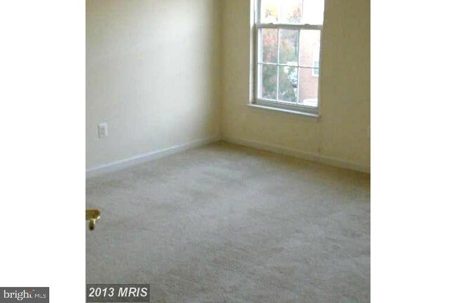 Building Photo - 21505 Trowbridge Square