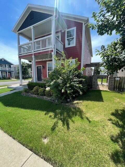 Building Photo - 537 N Keats Dr