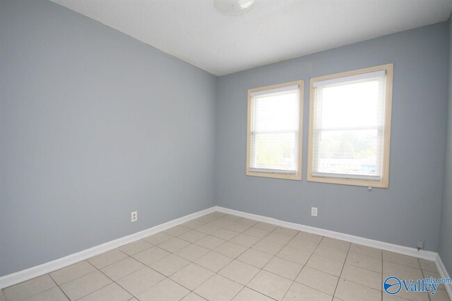 Building Photo - 2901 Cochise Cir NW