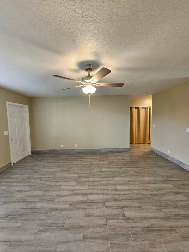 Building Photo - 4859 Orleans Ct