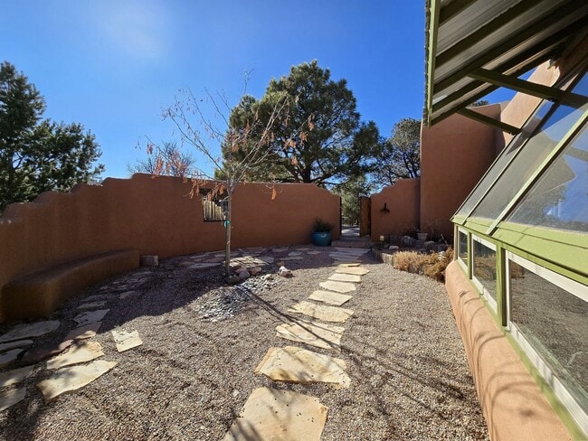 Building Photo - 2835 Don Quixote