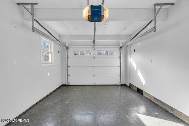 Building Photo - 20 Starboard St