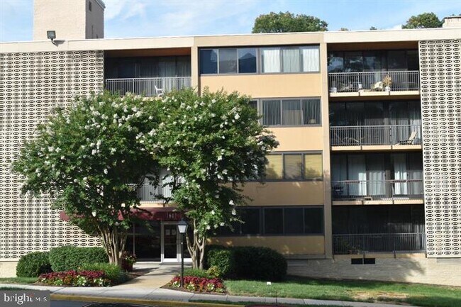 Building Photo - 4 S Van Dorn St