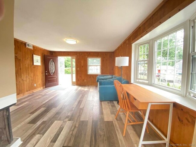 Building Photo - 28 Grove Pl