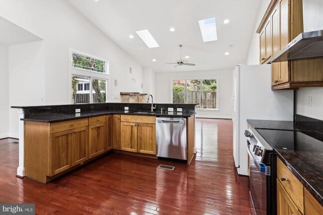 Building Photo - 9915 Ashburton Ln