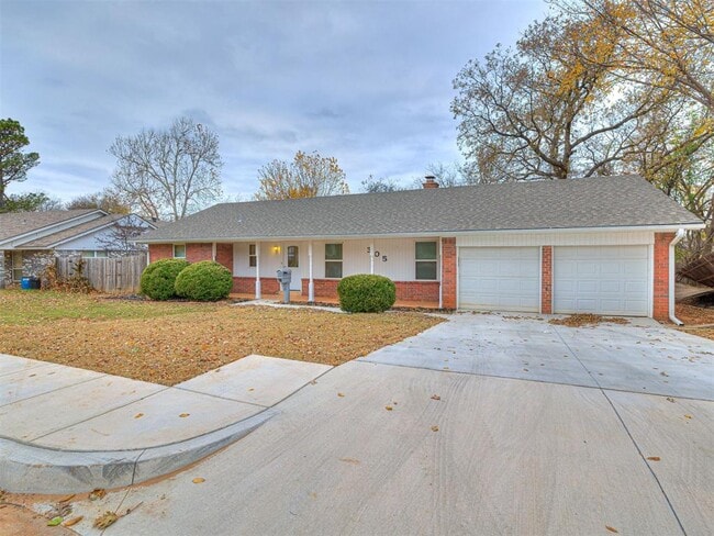 Primary Photo - 305 Woodside Dr
