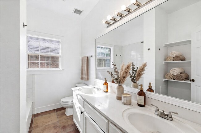 Building Photo - 2218 Arbor St