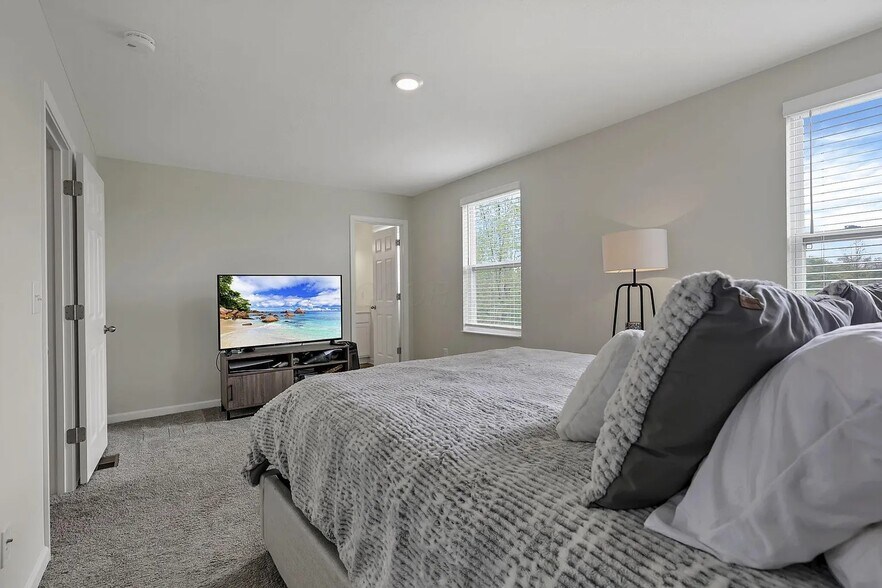 Building Photo - 111 Coyote Willow Dr