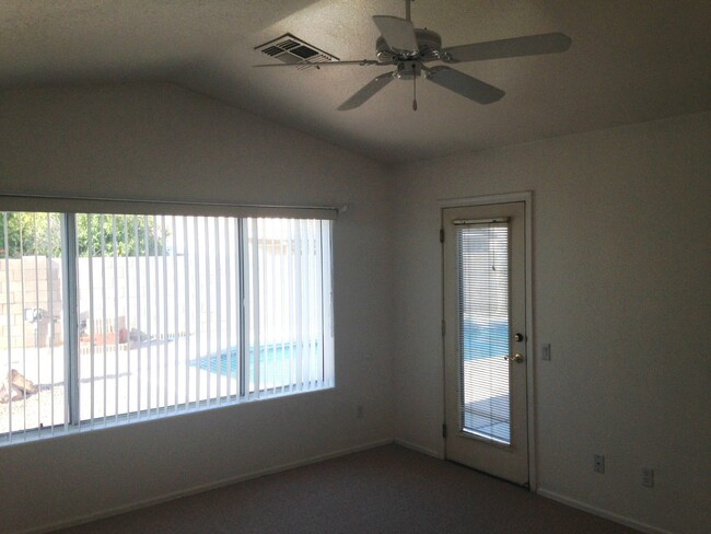 Building Photo - Chandler 4 Bed, 2 Bath Single Level Home w...