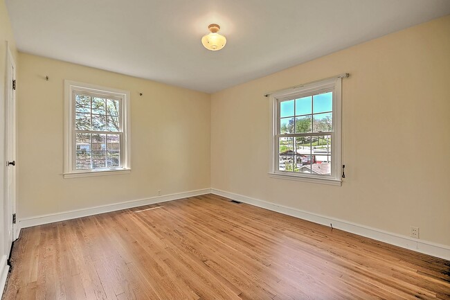 Building Photo - 1212 Tusculum Blvd