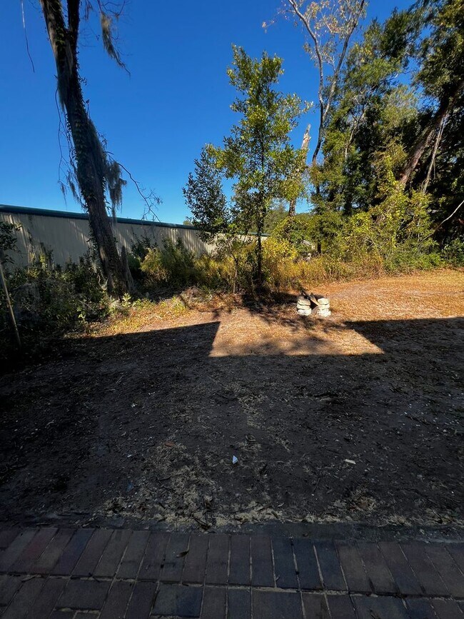 Building Photo - Charming 2-Bedroom Rental on Ladies Island