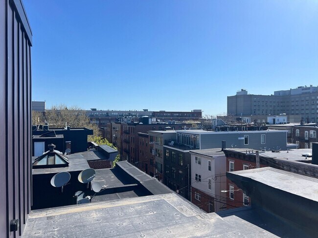 Building Photo - 58 Lubec St