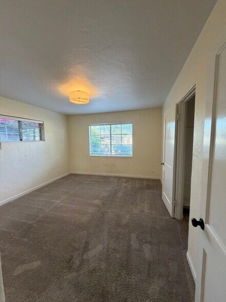 Building Photo - 6124 N 18th Dr