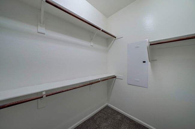 Building Photo - 7636 W Quail Track Dr