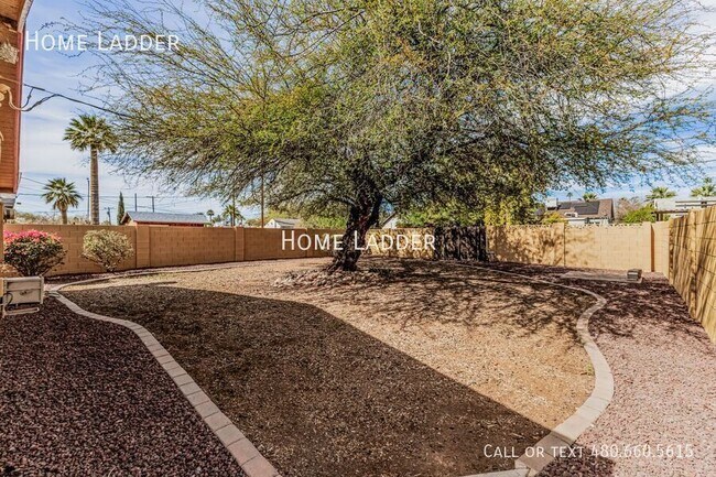 Building Photo - 1338 W Culver St