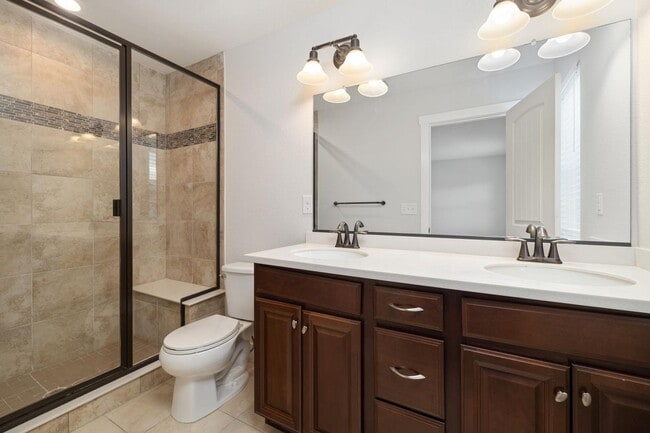 Building Photo - Outstanding Townhome W/ Large 3 Bed- 2.5 Bath and 2-Car Garage!