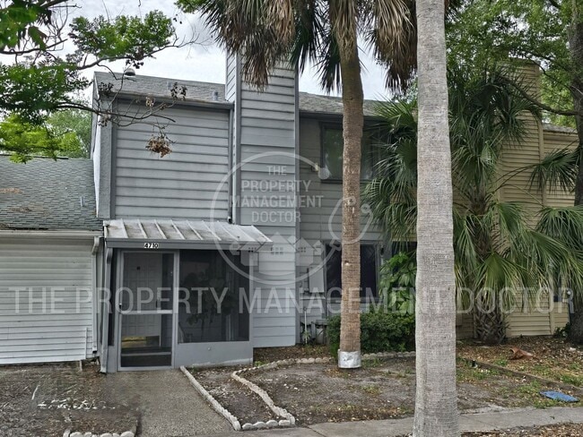 Building Photo - MOVE IN SPECIAL - 4BR/2.5BA Tampa Home | Dual Kitchen Areas, Private Bedroom & Fresh Updates