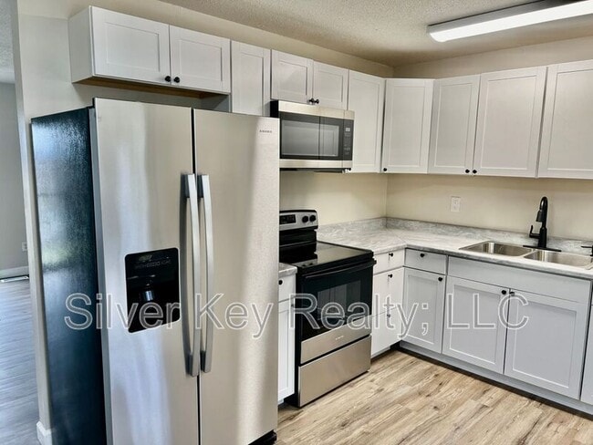 Building Photo - 206 Riggs St