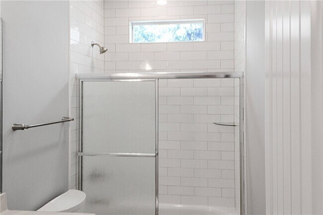 Building Photo - 905 Wayne St